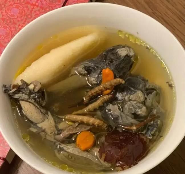 冬蟲夏草和哪些食材可以一起煲湯？